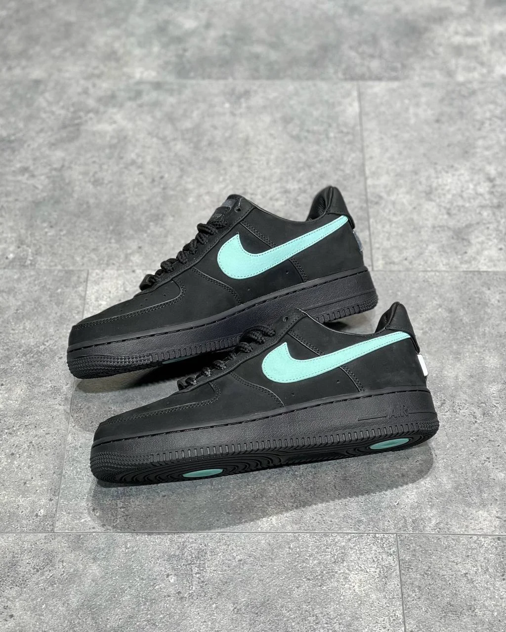 Жіночі кросівки - Nike Air Force Tiffany & Co